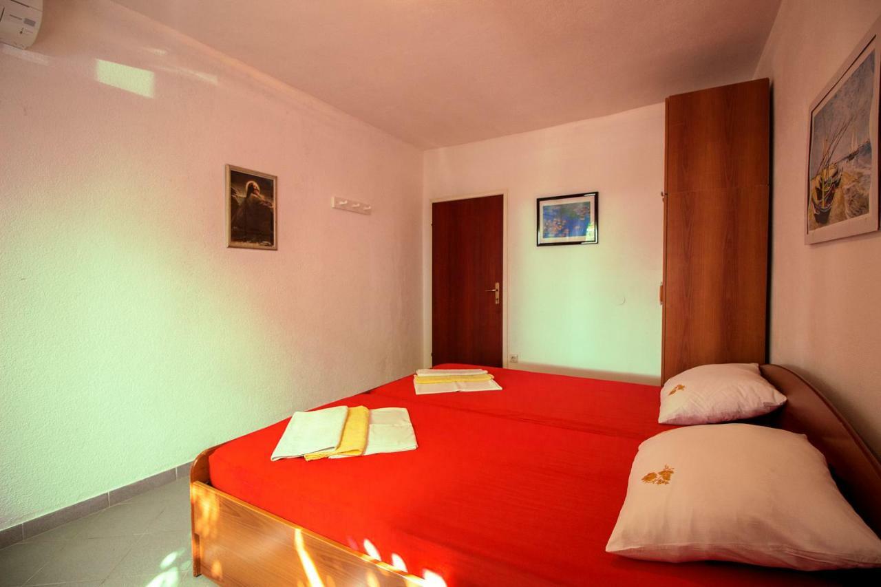 Mrkonjic Branko & Marija Apartmani Omiš Zewnętrze zdjęcie