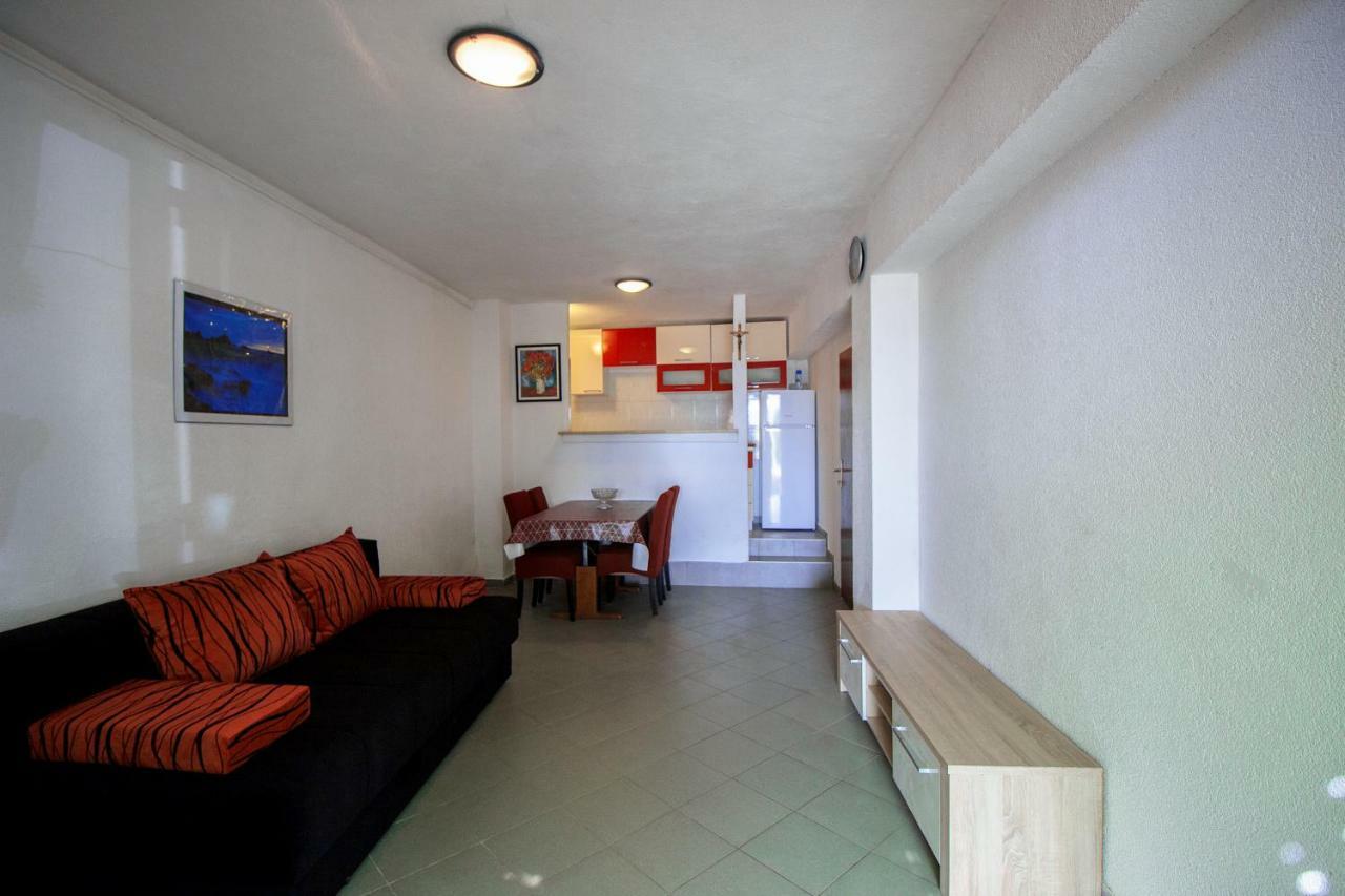 Mrkonjic Branko & Marija Apartmani Omiš Zewnętrze zdjęcie
