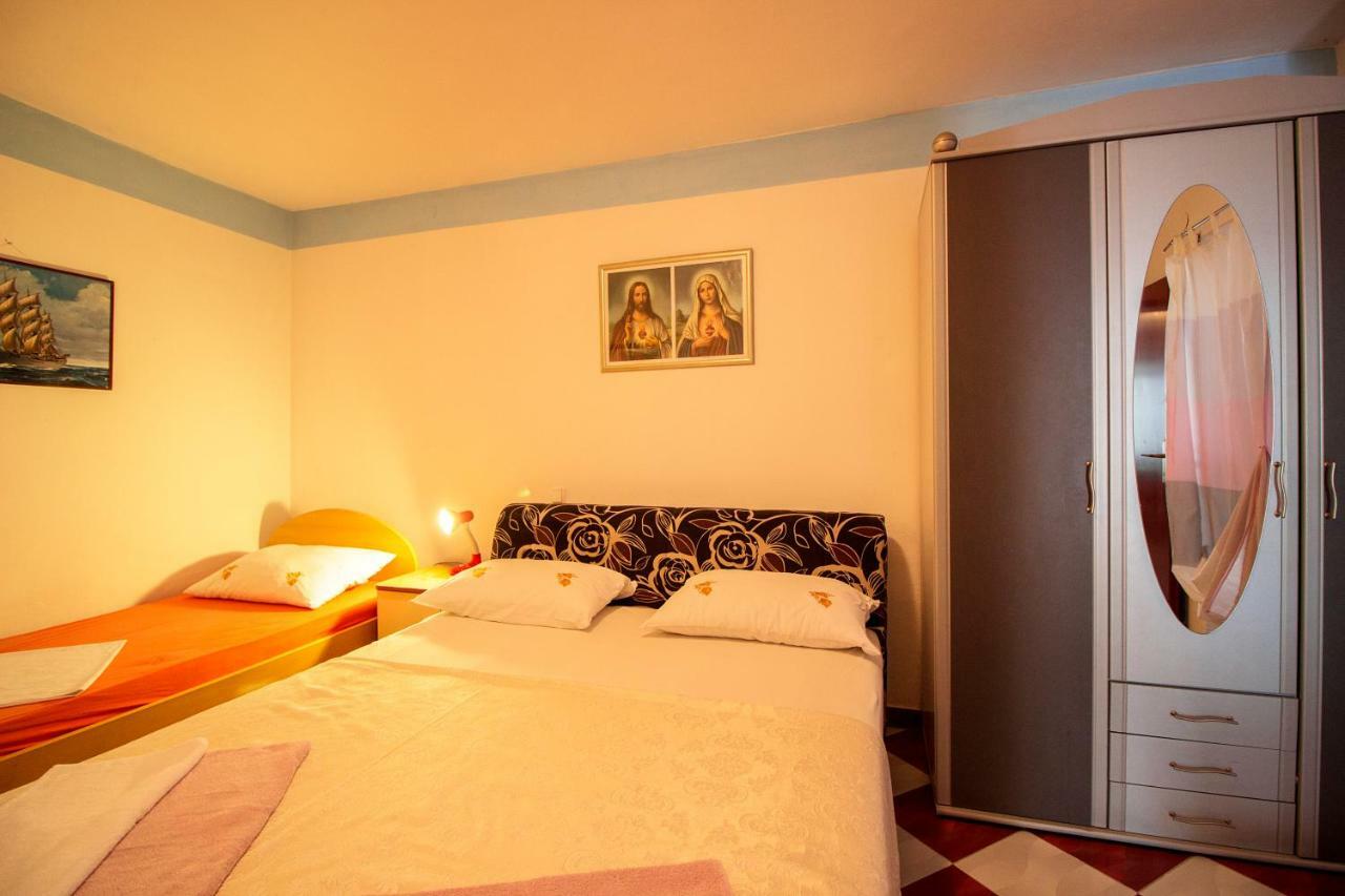 Mrkonjic Branko & Marija Apartmani Omiš Zewnętrze zdjęcie