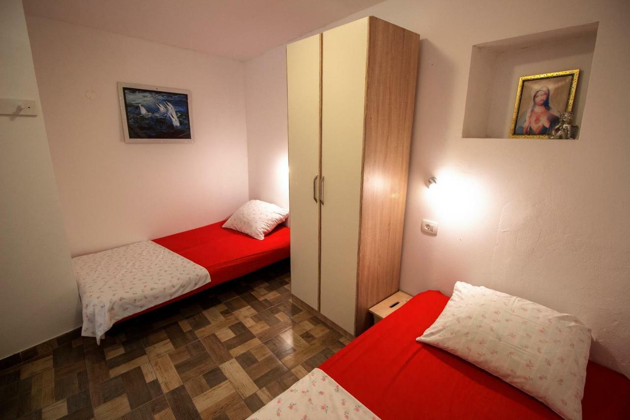 Mrkonjic Branko & Marija Apartmani Omiš Zewnętrze zdjęcie