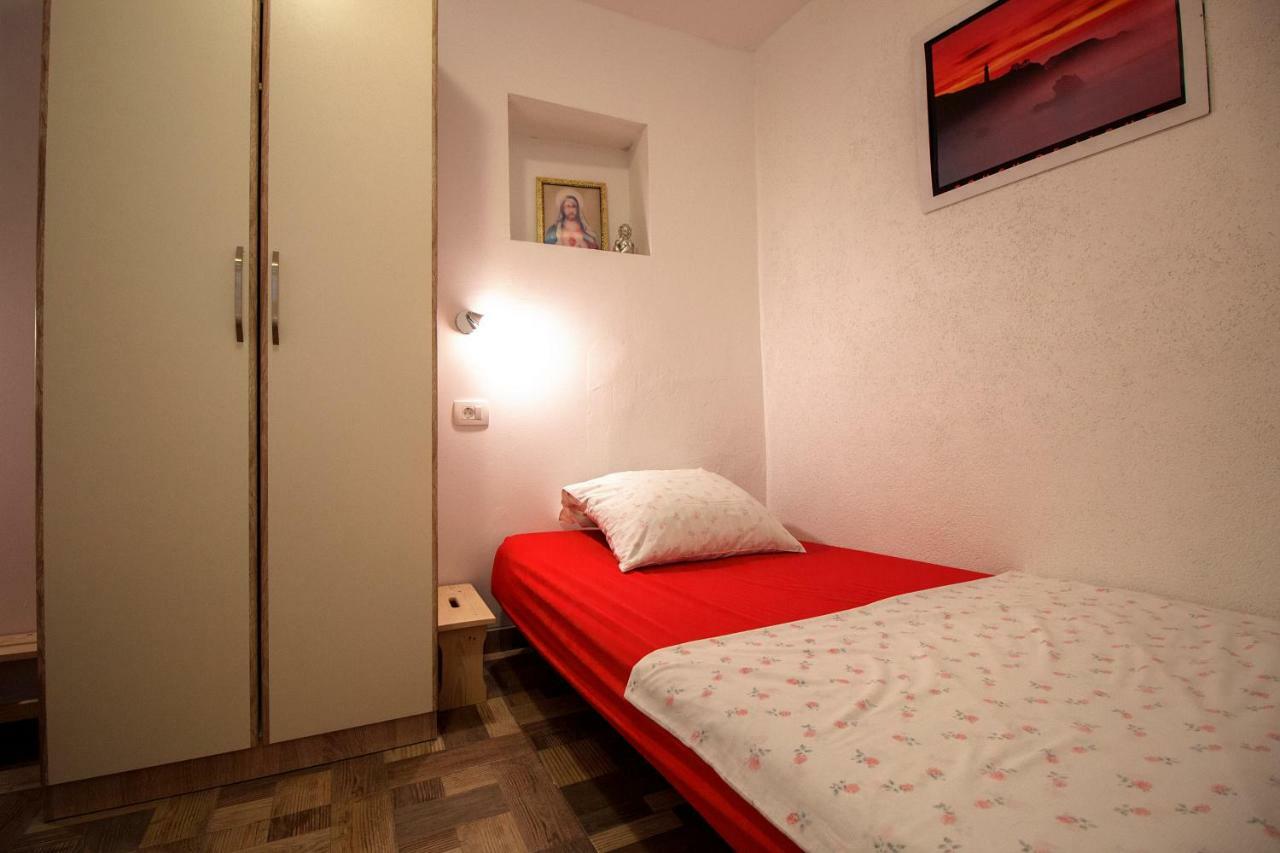 Mrkonjic Branko & Marija Apartmani Omiš Zewnętrze zdjęcie