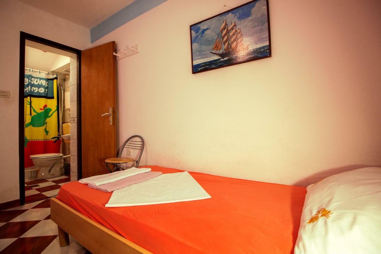 Mrkonjic Branko & Marija Apartmani Omiš Zewnętrze zdjęcie