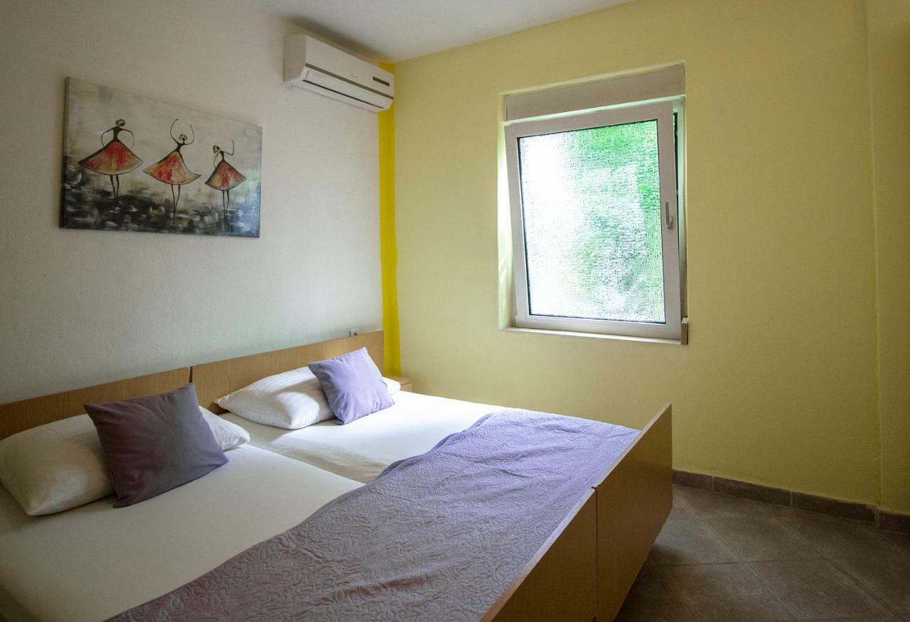 Mrkonjic Branko & Marija Apartmani Omiš Zewnętrze zdjęcie