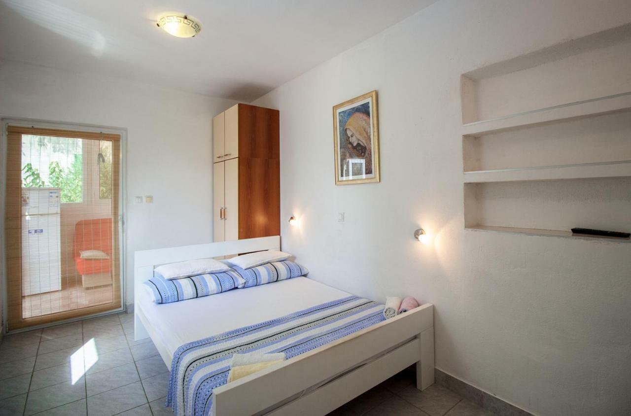 Mrkonjic Branko & Marija Apartmani Omiš Zewnętrze zdjęcie