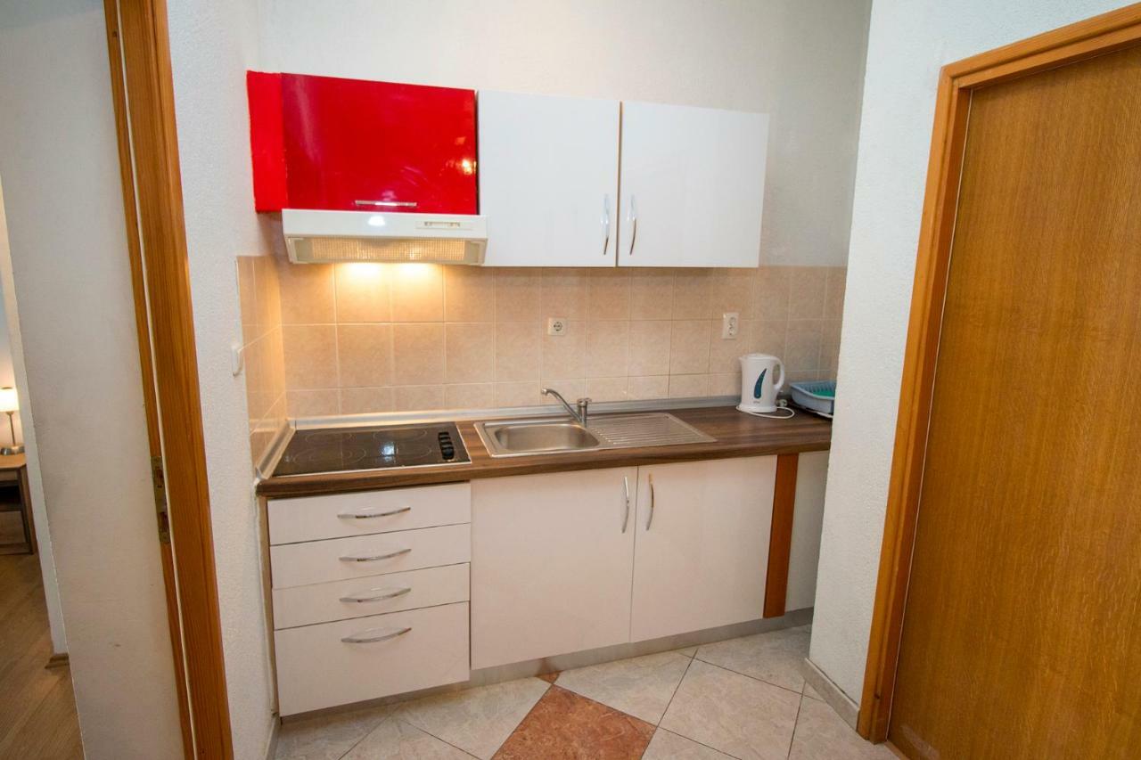 Mrkonjic Branko & Marija Apartmani Omiš Zewnętrze zdjęcie
