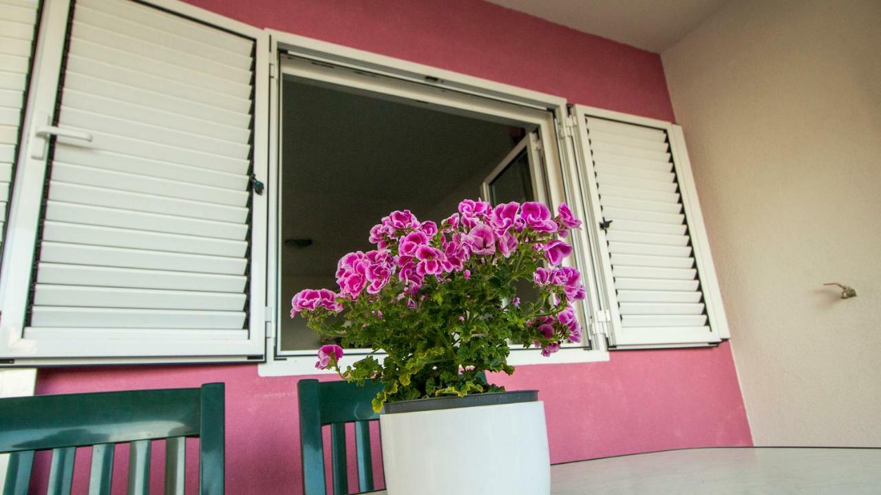 Mrkonjic Branko & Marija Apartmani Omiš Zewnętrze zdjęcie