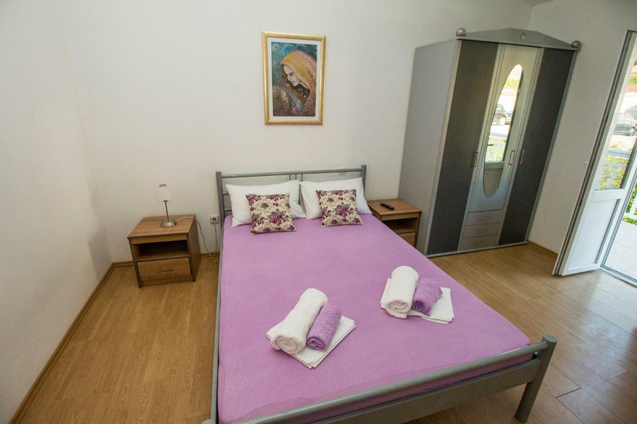 Mrkonjic Branko & Marija Apartmani Omiš Zewnętrze zdjęcie