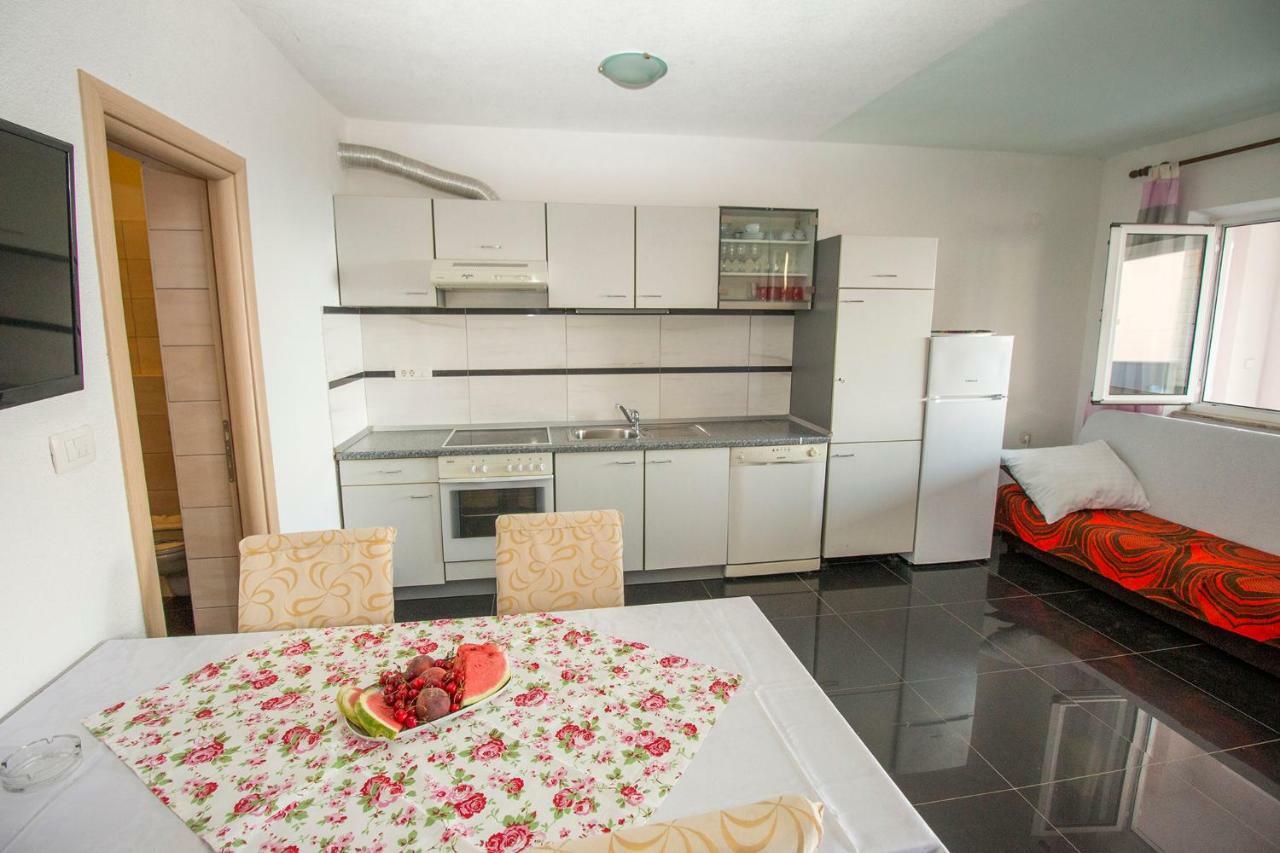 Mrkonjic Branko & Marija Apartmani Omiš Zewnętrze zdjęcie